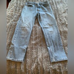 Everlane size 28 , cropped jeans , the curvy cheeky jeans